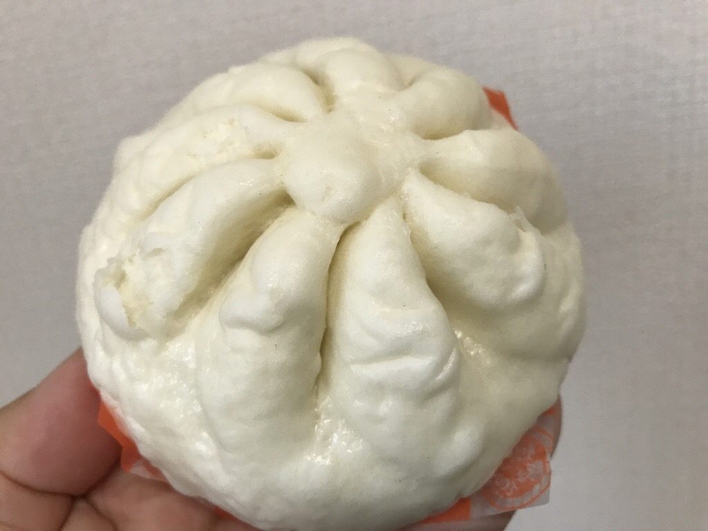 ローソン 北海道産豚の極上肉まん