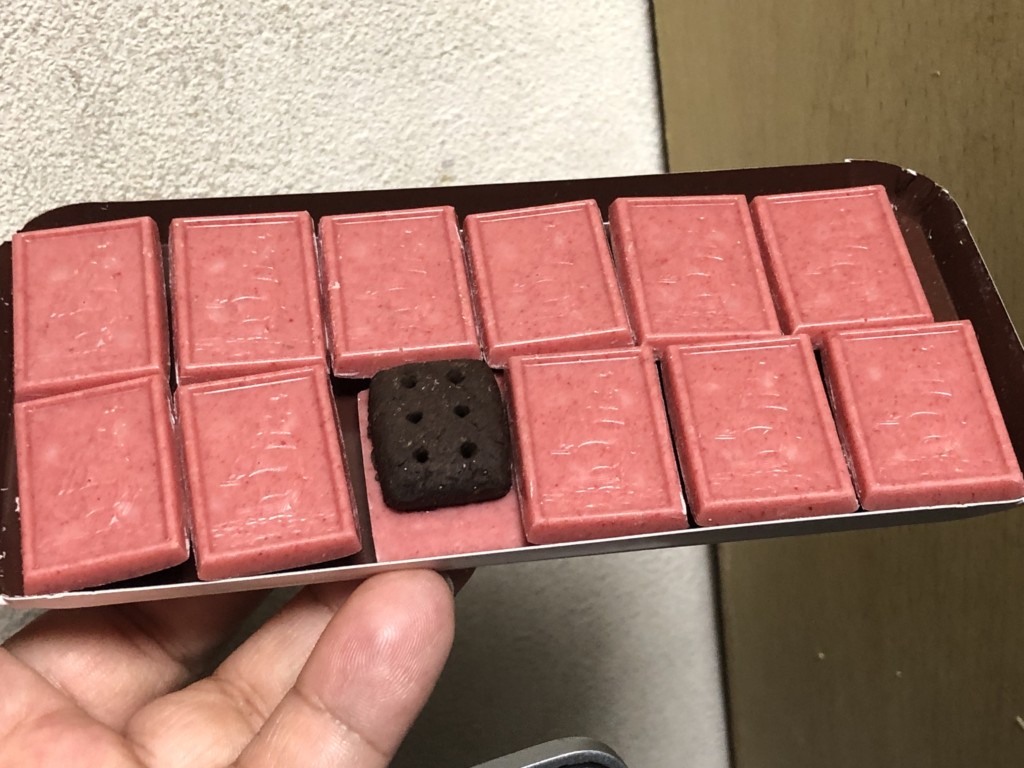 ブルボン アルフォート ミニチョコレートプレミアム 濃苺 バレンタインデーパッケージ 食べてみました