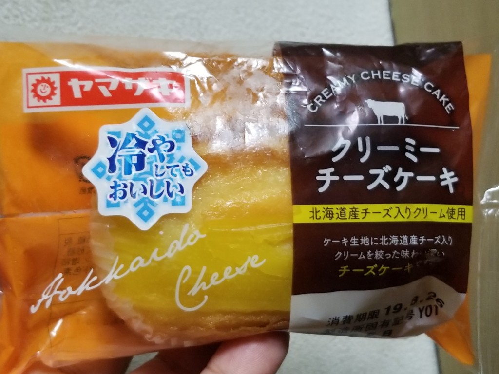 ヤマザキ クリーミーチーズケーキ 北海道産チーズ入りクリーム使用