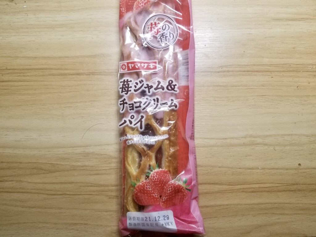 ヤマザキ　苺ジャム&チョコクリームパイ