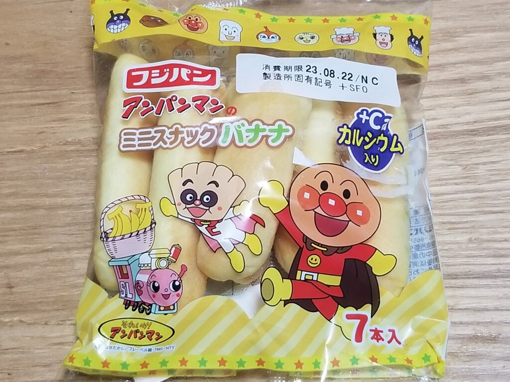 フジパン　アンパンマンのミニスナック　バナナ