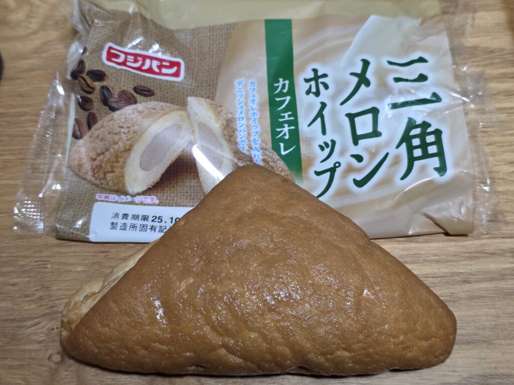 フジパン 三角メロンホイップ カフェオレ